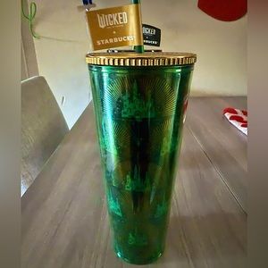 STARBUCKS WICKED EMERALD CITY Venti Cup Tumbler Green Gold NEW